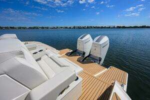 2022 Tiara Yachts 43 LE thumbnail 52