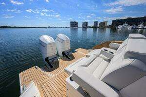 2022 Tiara Yachts 43 LE thumbnail 49