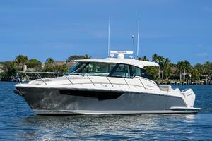 2022 43 Tiara LE 43ft Tiara Yachts Yacht For Sale