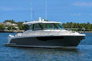 2022 Tiara Yachts 43 LE thumbnail 58