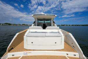 2022 Tiara Yachts 43 LE thumbnail 46