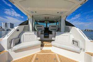 2022 Tiara Yachts 43 LE thumbnail 33