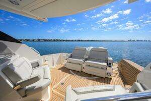 2022 Tiara Yachts 43 LE thumbnail 27