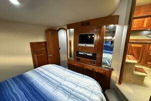 2007 Cruisers Yachts 560 Express thumbnail 22