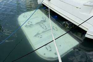 2007 Cruisers Yachts 560 Express thumbnail 4