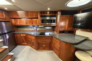 2007 Cruisers Yachts 560 Express thumbnail 15