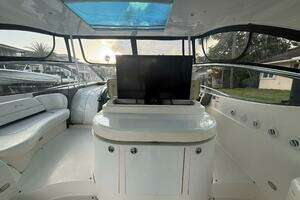 2007 Cruisers Yachts 560 Express thumbnail 11