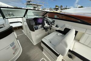29ft Sea Ray Yacht For Sale