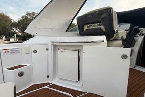 New Year 33ft Monterey Yacht For Sale