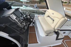 New Year 33ft Monterey Yacht For Sale