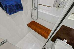 2018 Tiara Yachts C44 thumbnail 64