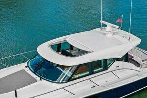 2018 Tiara Yachts C44 thumbnail 7
