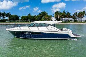 2018 Tiara Yachts C44 thumbnail 1