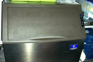 Lazarette Commercial Icemaker