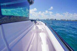2024 Axopar 37 XC Cross Cabin thumbnail 33