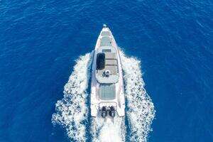 2024 Axopar 37 XC Cross Cabin thumbnail 8