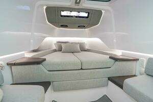 2024 Axopar 37 XC Cross Cabin thumbnail 27