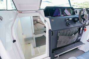 2024 Axopar 37 XC Cross Cabin thumbnail 25