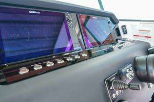 2024 Axopar 37 XC Cross Cabin thumbnail 21