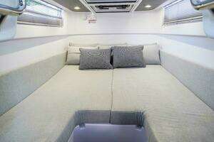2024 Axopar 37 XC Cross Cabin thumbnail 18
