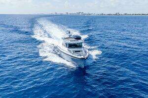 2024 Axopar 37 XC Cross Cabin thumbnail 7