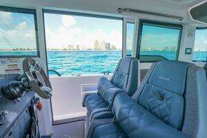 2024 Axopar 37 XC Cross Cabin thumbnail 20