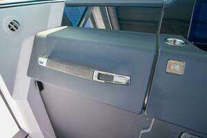 2024 Axopar 37 XC Cross Cabin thumbnail 24
