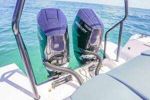 2024 Axopar 37 XC Cross Cabin thumbnail 12