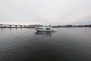 54FT (16.46M) CRUISERS YACHTS