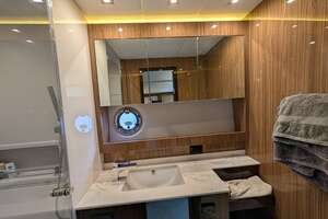 2022 Cruisers Yachts 54 Cantius thumbnail 38