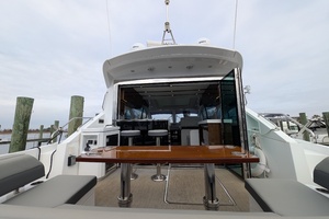 54FT (16.46M) CRUISERS YACHTS