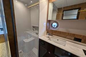 2022 Cruisers Yachts 54 Cantius thumbnail 40