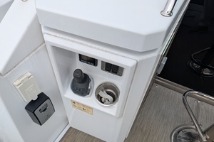 54FT (16.46M) CRUISERS YACHTS