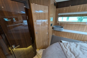 54FT (16.46M) CRUISERS YACHTS