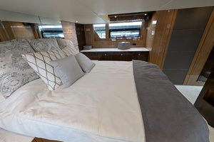 54FT (16.46M) CRUISERS YACHTS