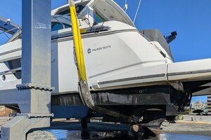 54FT (16.46M) CRUISERS YACHTS