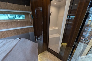 54FT (16.46M) CRUISERS YACHTS