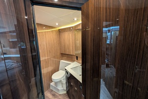 54FT (16.46M) CRUISERS YACHTS