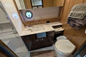 2022 Cruisers Yachts 54 Cantius thumbnail 39