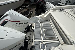2020 Sea Ray 350 SLX Outboard thumbnail 5