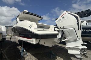 2020 Sea Ray 350 SLX Outboard thumbnail 3