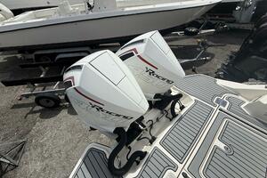 2020 Sea Ray 350 SLX Outboard thumbnail 4