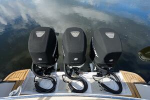 MJM 43 Scout - Exterior Engines