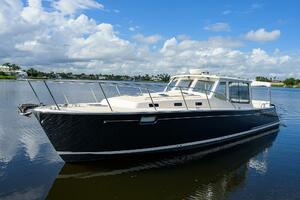 MJM 43 Scout - Exterior Profile