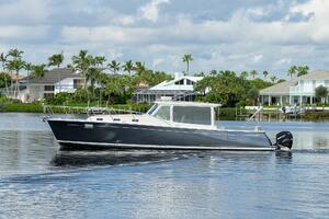 MJM 43 Scout - Exterior Profile