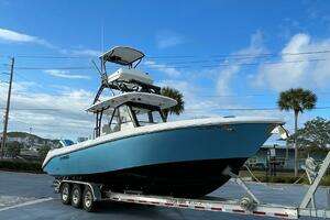 2022 Everglades 335 Center Console thumbnail 3