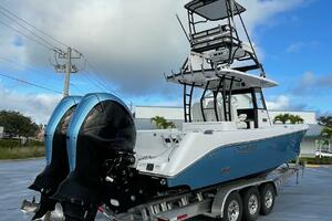 Everglades 335 Center Console -