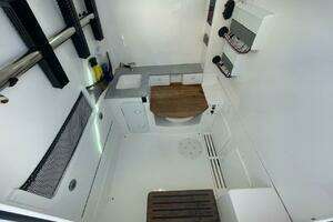 2022 Everglades 335 Center Console thumbnail 30