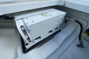 Everglades 335 Center Console -