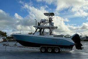 2022 Everglades 335 Center Console thumbnail 2